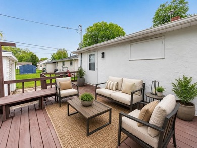Welcome home to this beautifully remodeled 3 bed, 1 bath home in - photo 23