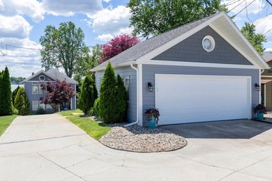 This 3-BD, 3.5-BA, 2,978-sq-ft 2-story fully renovated home - photo 25