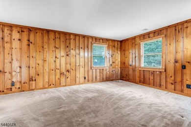 Custom lakefront chalet offering deep-water frontage, an - photo 26