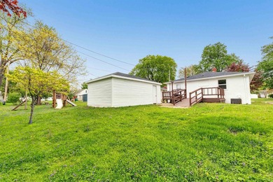 Welcome home to this beautifully remodeled 3 bed, 1 bath home in - photo 26