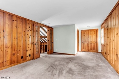 Custom lakefront chalet offering deep-water frontage, an - photo 27