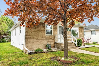 Welcome home to this beautifully remodeled 3 bed, 1 bath home in - photo 28