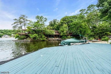 Custom lakefront chalet offering deep-water frontage, an - photo 36