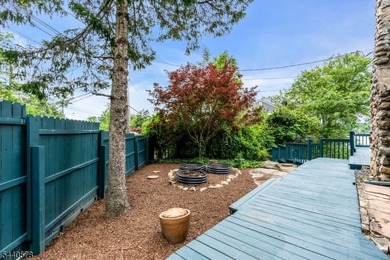 Custom lakefront chalet offering deep-water frontage, an - photo 42