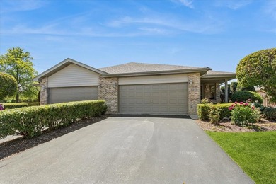 The Classic Elegance of this Stunning All-Brick Ranch-End Unit - photo 3