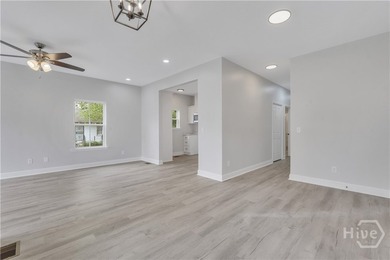 WELCOME HOME TO THIS DOLL HOUSE!!! THIS BEAUTIFUL MIDTOWN HOME - photo 3