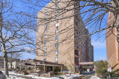 Welcome to Wisteria Plaza Condominium conveniently located near - photo 1