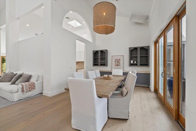 Modern residence in the most perfect setting offering iconic - photo 7