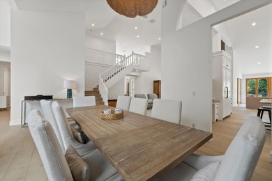 Modern residence in the most perfect setting offering iconic - photo 10