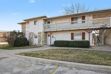 Lake Bridgeport Condo For Sale in Runaway Bay Texas