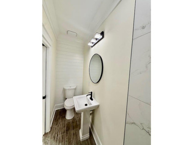 CUSTOM NEW CONSTRUCTION on an up and coming area with many new - photo 14