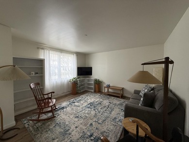 This beautifully updated 2-bedroom, 1.5-bath condominium in - photo 3