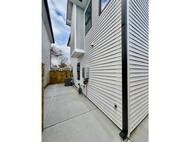 CUSTOM NEW CONSTRUCTION on an up and coming area with many new - photo 25