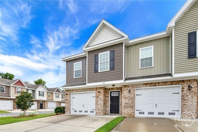 Welcome to 163 Horizon Lane, a beautifully refreshed end-unit - photo 3