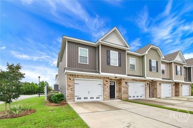 Welcome to 163 Horizon Lane, a beautifully refreshed end-unit - photo 4