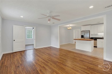 Welcome home to this beautifully updated 4 bedroom, 2 bathroom - photo 4