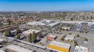 Located in a highly visible commercial district in Huntington - photo 5