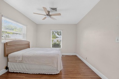 Welcome to Boca Square, one of East Boca Raton's most - photo 11