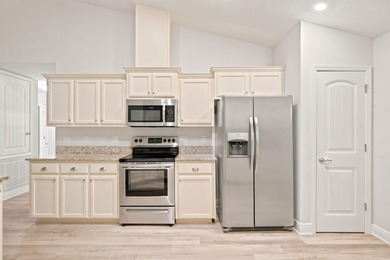 NEW UPDATE! 3.6% ASSUMABLE RATE and SOLAR payoff negotiable - photo 12