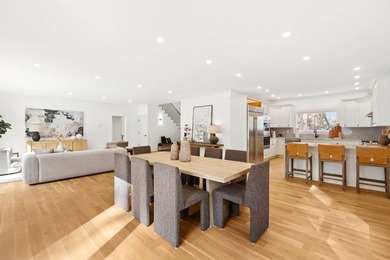 Welcome to this newly renovated, New England-inspired colonial - photo 3