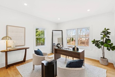 Welcome to this newly renovated, New England-inspired colonial - photo 6