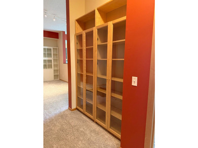 If you are looking for a large spacious one bedroom unit with a - photo 17