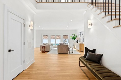 Welcome to this newly renovated, New England-inspired colonial - photo 8