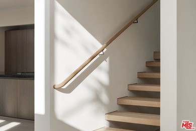 Completely rebuilt architectural residence in the guard-gated - photo 10