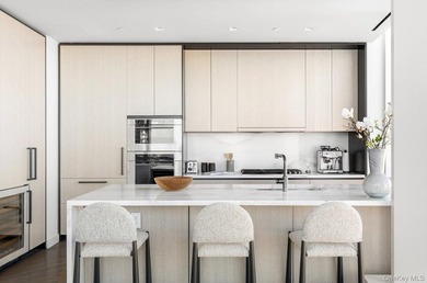Rare High-Floor Residence Above Tribeca Perched nearly 500 feet - photo 3