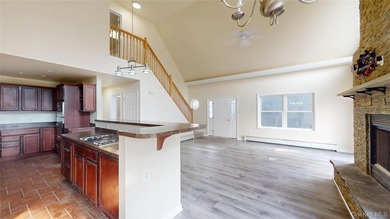 Recently upgraded, this turnkey contemporary offers the perfect - photo 18