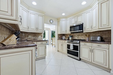 Location, Location Location...This absolutely charming Fairview - photo 18
