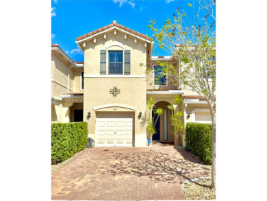 Lake Townhome/Townhouse For Sale in Pompano Beach, Florida