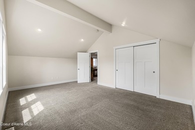 Natural light, soaring bedroom ceilings, and a functional layout - photo 36