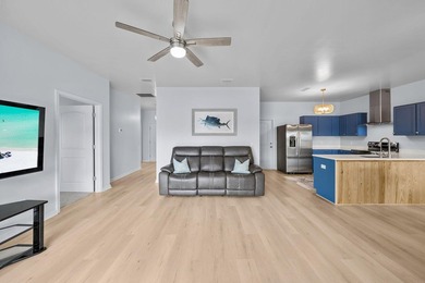 Cute and coastal! Built in 2018 and lovingly maintained by its - photo 22