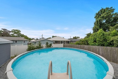 Cute and coastal! Built in 2018 and lovingly maintained by its - photo 27