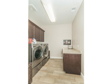 Immaculate single-story home located in the highly desirable - photo 38