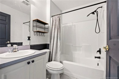 Wonderful home located conveniently just North of the Roosevelt - photo 21
