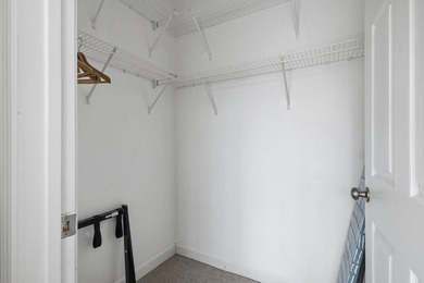 Beautiful and updated light bright third floor end unit in one - photo 22