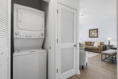 Beautiful and updated light bright third floor end unit in one - photo 23