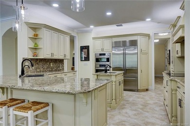 Luxury Condo in exclusive Outrigger Harbour with a light and - photo 14