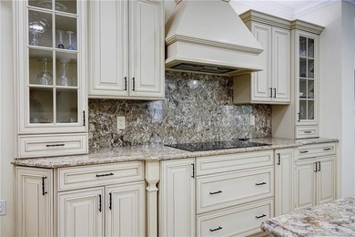 Luxury Condo in exclusive Outrigger Harbour with a light and - photo 17