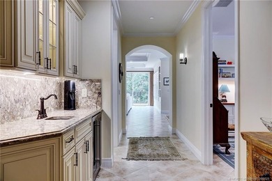 Luxury Condo in exclusive Outrigger Harbour with a light and - photo 20