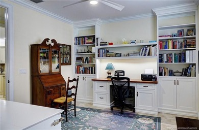 Luxury Condo in exclusive Outrigger Harbour with a light and - photo 21