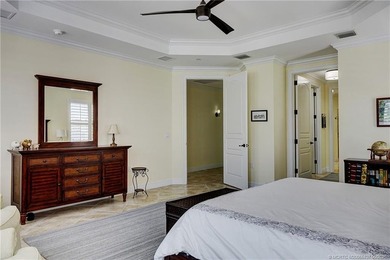 Luxury Condo in exclusive Outrigger Harbour with a light and - photo 25