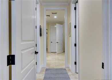 Luxury Condo in exclusive Outrigger Harbour with a light and - photo 26