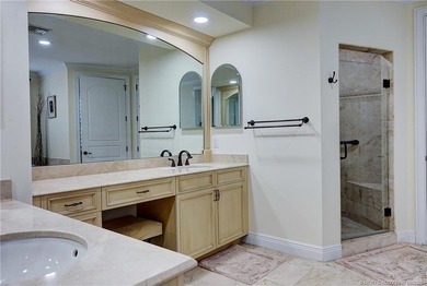 Luxury Condo in exclusive Outrigger Harbour with a light and - photo 28