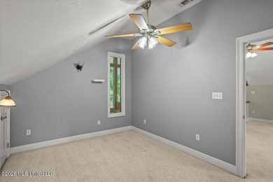 Experience the perfect balance of rustic elegance, privacy, and - photo 29