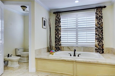 Luxury Condo in exclusive Outrigger Harbour with a light and - photo 29