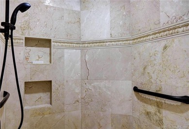 Luxury Condo in exclusive Outrigger Harbour with a light and - photo 30