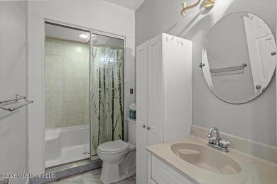 Experience the perfect balance of rustic elegance, privacy, and - photo 33